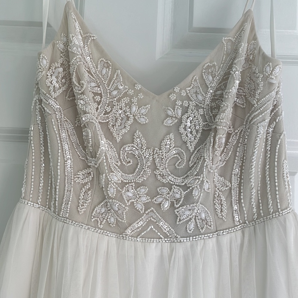 Adrianna Papell NWT beaded tulle gown in ivy nude